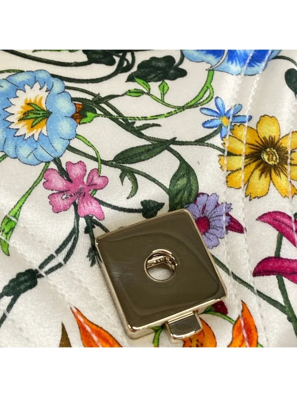 Gucci Shoulder Bag GG Marmont Quilted Medium Flora White Dark Green Multi Chain